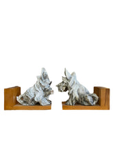 Carica l'immagine nel visualizzatore di Gallery, Coppia di cani ferma libri in ceramica, Cacciapuoti, XX secolo