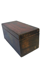 Carica l'immagine nel visualizzatore di Gallery, Scatola in legno, decorata a mano, orientale XIX secolo