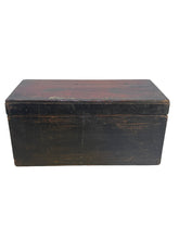 Carica l'immagine nel visualizzatore di Gallery, Scatola in legno, decorata a mano, orientale XIX secolo