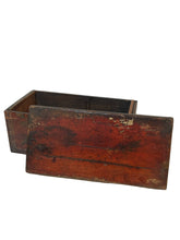 Carica l'immagine nel visualizzatore di Gallery, Scatola in legno, decorata a mano, orientale XIX secolo