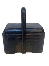 Carica l'immagine nel visualizzatore di Gallery, Scatola da pranzo in legno, decorata a mano, Cina, XIX secolo