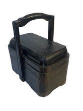 Carica l'immagine nel visualizzatore di Gallery, Scatola da pranzo in legno, decorata a mano, Cina, XIX secolo