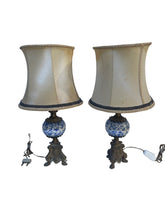 Carica l'immagine nel visualizzatore di Gallery, Coppia di abat-jour XX secolo, ceramica e bronzo