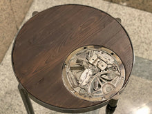 Carica l'immagine nel visualizzatore di Gallery, Tavolino da sala STEAMPUNK