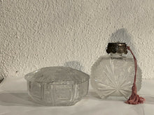 Carica l'immagine nel visualizzatore di Gallery, Tris da toiletta in cristallo in stile Art Déco