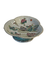 Carica l'immagine nel visualizzatore di Gallery, Piattino decorato cinese, epoca 1900