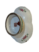 Carica l'immagine nel visualizzatore di Gallery, Piattino decorato cinese, epoca 1900