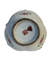 Carica l'immagine nel visualizzatore di Gallery, Piattino decorato cinese, epoca 1900