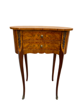 Carica l'immagine nel visualizzatore di Gallery, Comodino a fagiolino, vintage