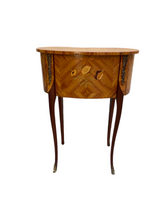 Carica l'immagine nel visualizzatore di Gallery, Comodino a fagiolino, vintage