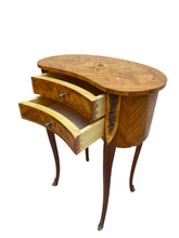 Carica l'immagine nel visualizzatore di Gallery, Comodino a fagiolino, vintage