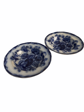 Carica l'immagine nel visualizzatore di Gallery, Set di due piatti vittoriani, porcellana Wedgwood, Water Nymph, 1800