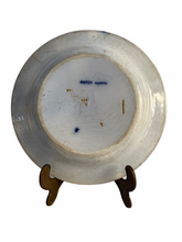 Carica l'immagine nel visualizzatore di Gallery, Set di tre piatti vittoriani, porcellana Wedgwood, Water Nymph, 1800