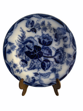 Carica l'immagine nel visualizzatore di Gallery, Set di tre piatti vittoriani, porcellana Wedgwood, Water Nymph, 1800