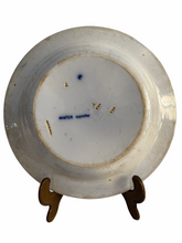 Carica l'immagine nel visualizzatore di Gallery, Set di tre piatti vittoriani, porcellana Wedgwood, Water Nymph, 1800