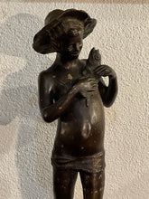 Carica l&#39;immagine nel visualizzatore di Gallery, Scultura in bronzo raffigurante “Giovinetto” firmato Varlese (Napoli)
