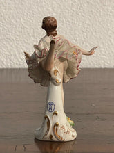 Carica l&#39;immagine nel visualizzatore di Gallery, Ceramica Capodimonte “Ballerina” firmata Bruno Merli, tutu’ in tulle
