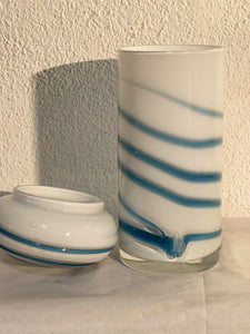 Vaso vintage in vetro di Murano decorato a spirale bianco e blu