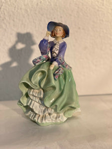 Statuina in ceramica inglese vintage